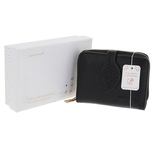 Small Embroidered Leaf Purse – Nature-Inspired Elegance