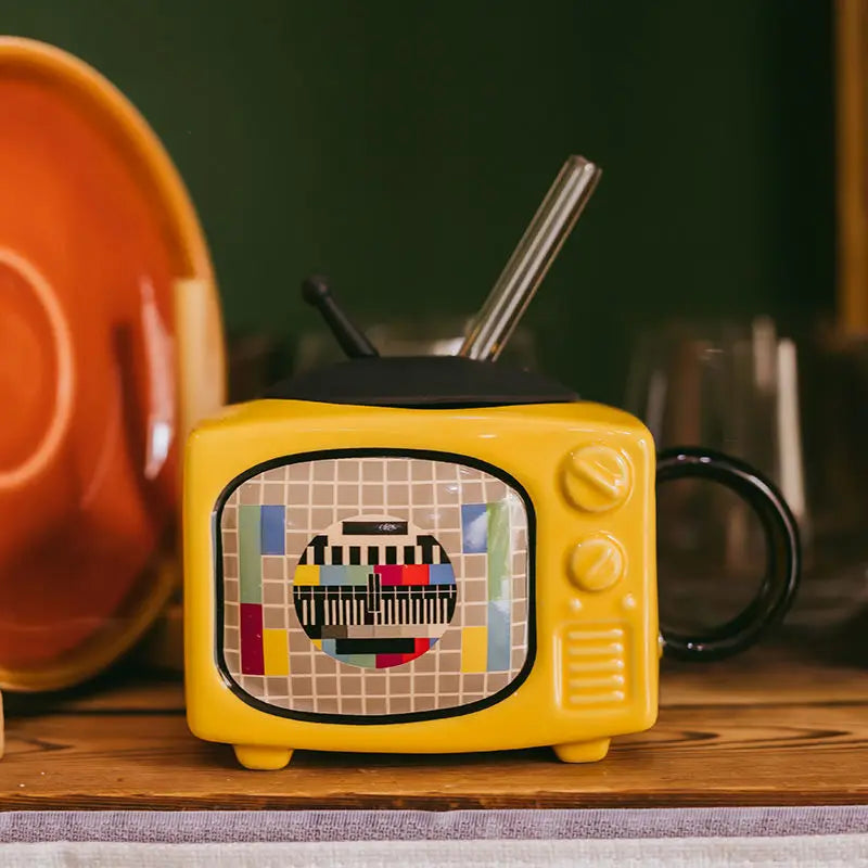 Retro TV Ceramic Mug with Lid & Straw – 450ml