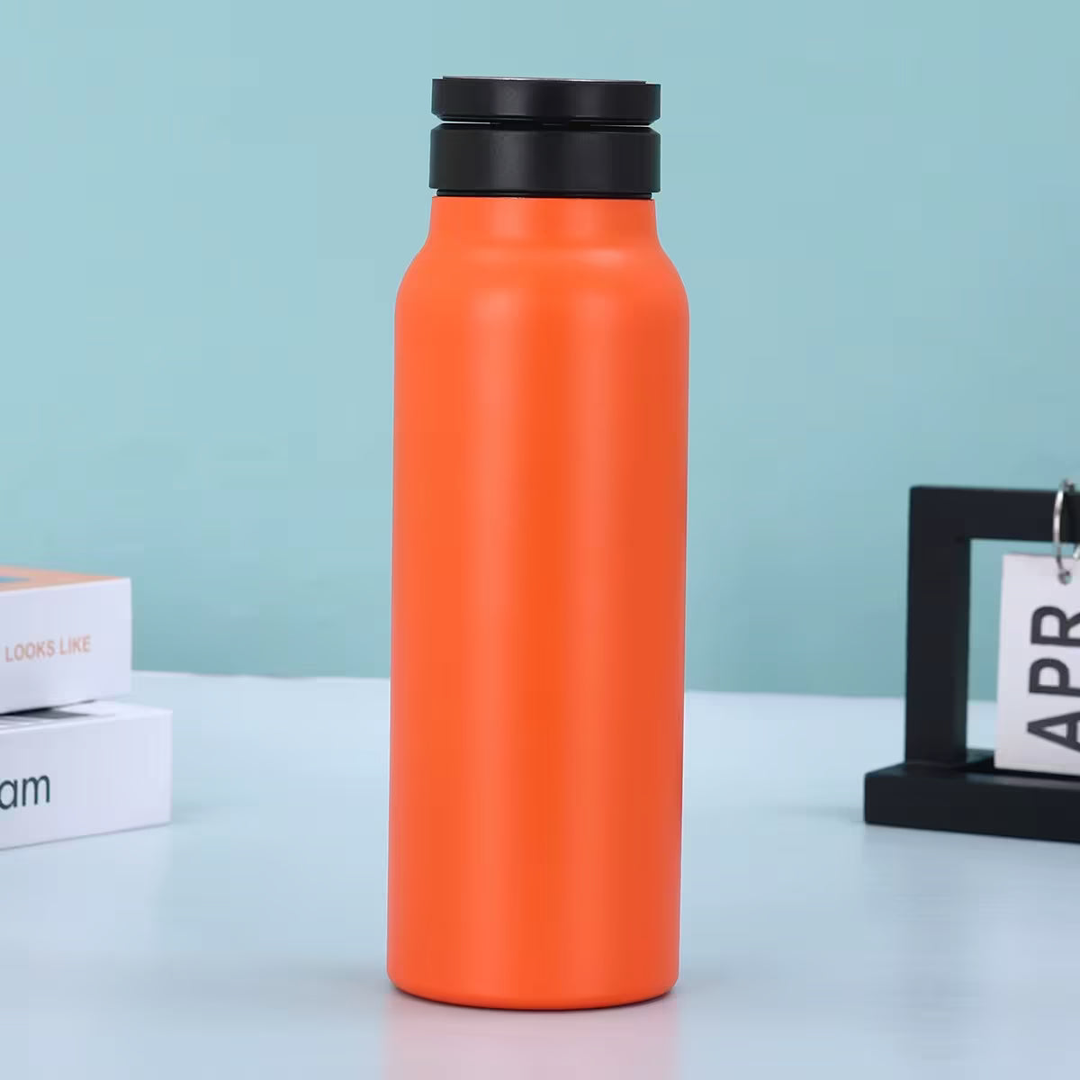 The SnapStand MagSafe Magnetic Water Bottle with Phone Holder, 750ml