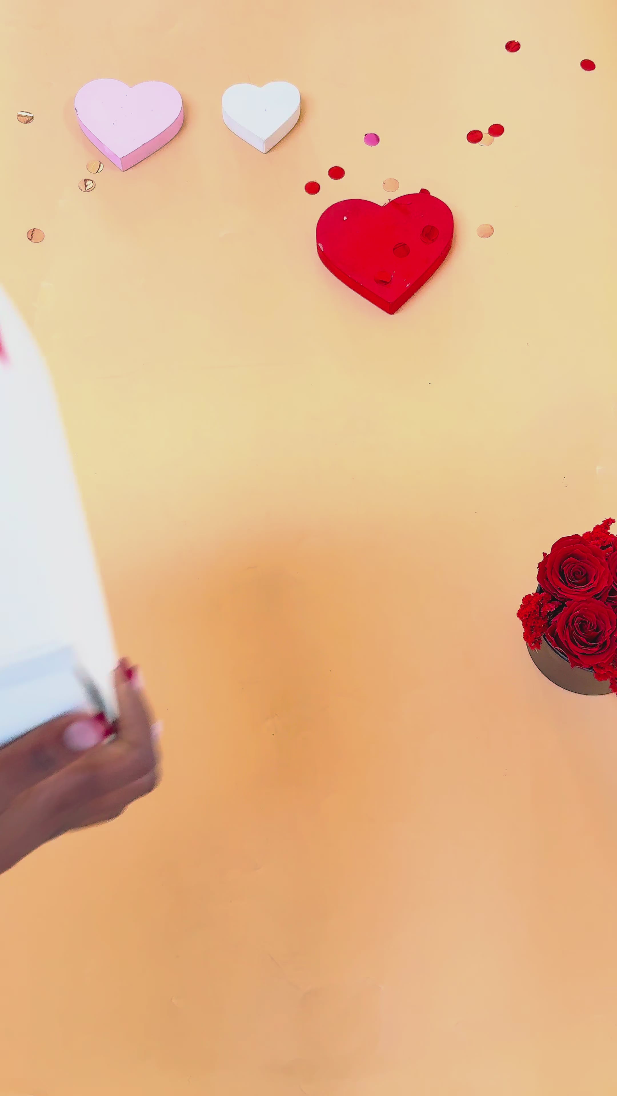 Load video: Exploding Surprise Gift